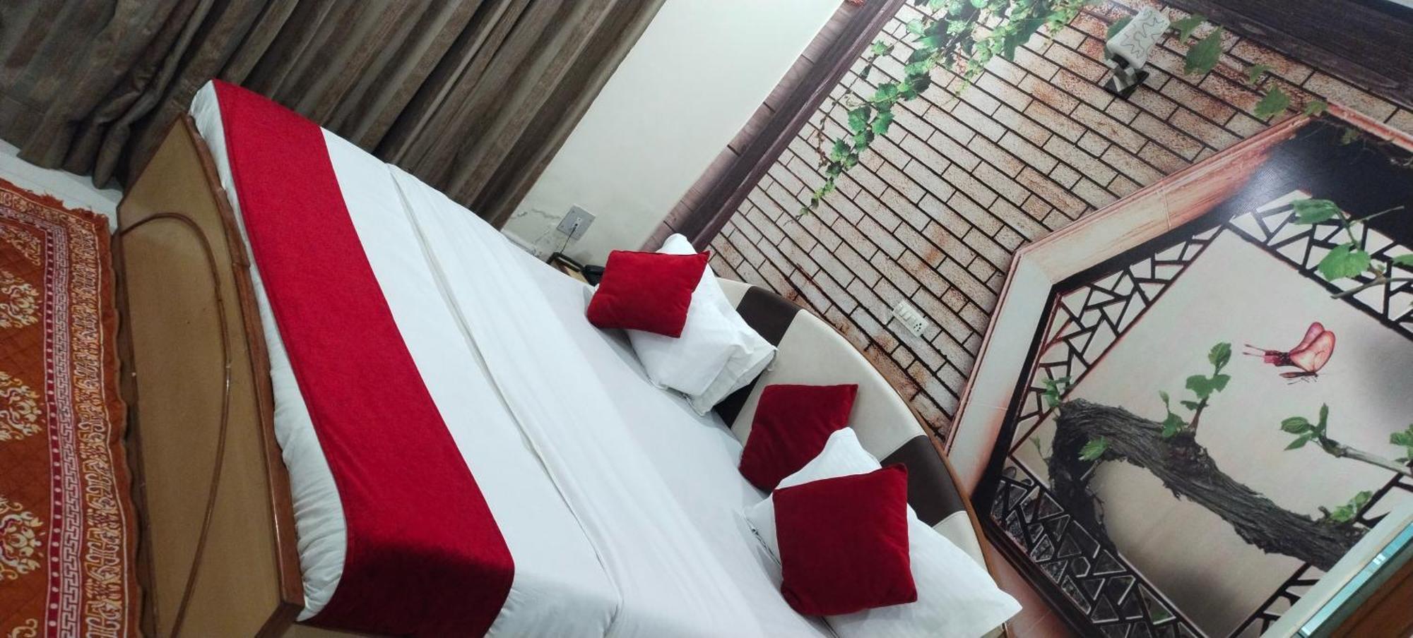 Hotel Empire&Banquet Hisar Exterior photo